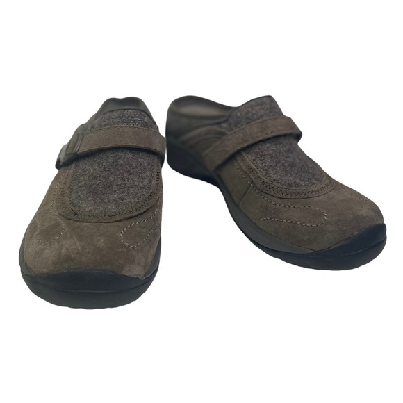 Merrell Women’s Suede Slip On Mules - Picture 2 of 8
